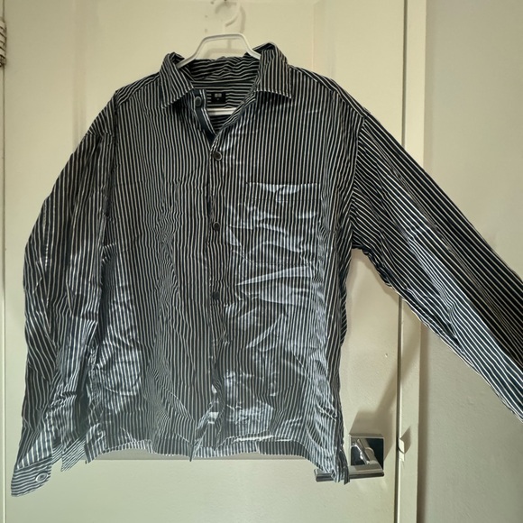 Uniqlo Colar Long Sleeve Shirt - Picture 2 of 4